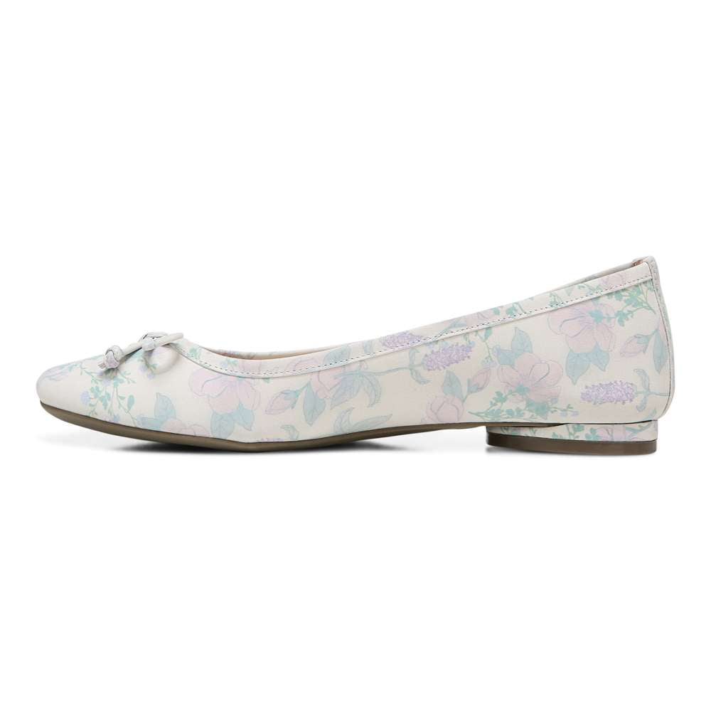 Callisto Floral Flat - Cream Botanical